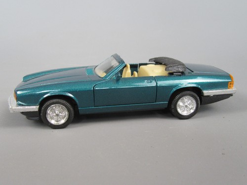 D685 playbear china jaguar - d685,