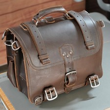 Saddleback Leather Medium Dark Coffee Brown Classic Leather Briefcase -Excellent