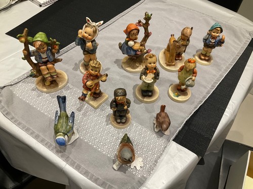 Twelve goebel hummel - goebel,