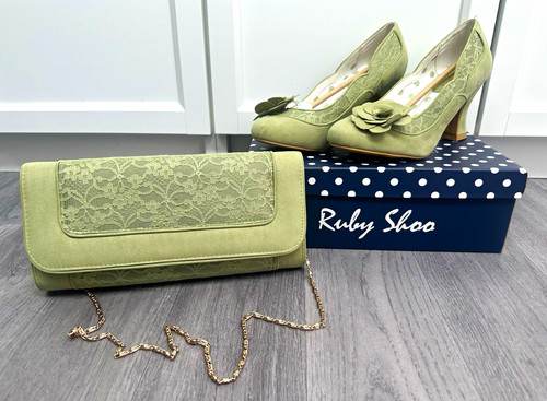 New ruby shoo - shoo, chrissie
