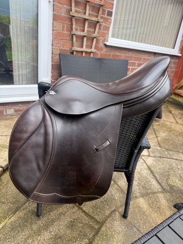 Harry dabbs future jump saddle - jump,