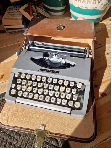 Brother typewriter with case - brother,