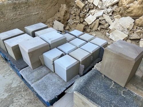 Staddle stones