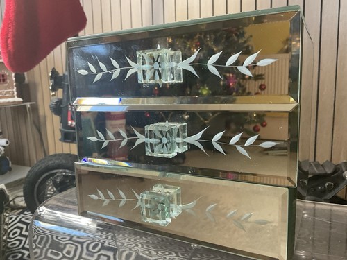 Mirrored glass three - mirrored,