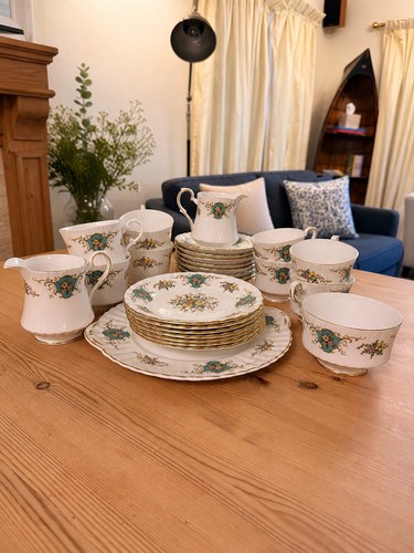 Vintage royal stafford - royal, "true