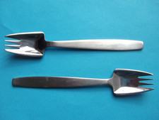 TWO VINERS SPLAYDS (18cm):-