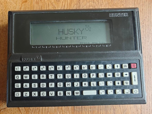 Husky hunter handheld retro - husky,