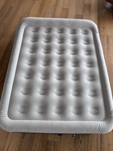 King size air - bed, built-in