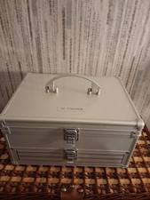 Liz Collinge Aluminium Makeup