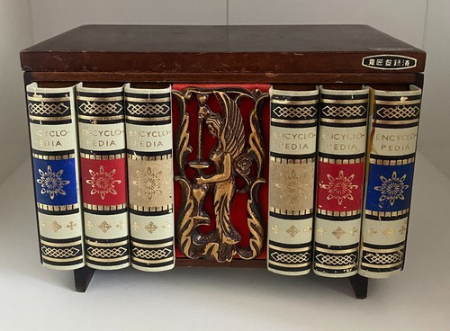 Vintage book design wind - , up