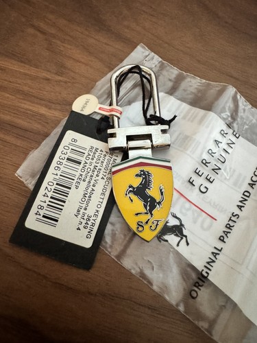 Ferrari scuderia keyring key - ferrari,