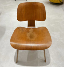 Herman Miller DCW Chair Design Of Charles & Ray Eames Evans Product Walnut