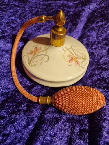 Vintage perfume atomizer - vintage,