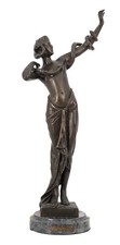 Fine Bronze Figure of a Woman
