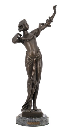 Fine bronze figure woman - a,