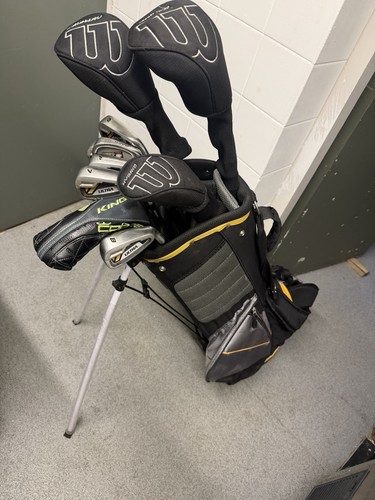 Wilson right handed golf - handed, clubs