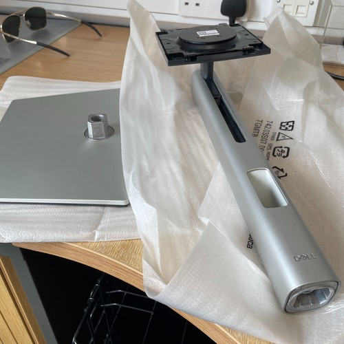 Genuine dell monitor - dell, stand