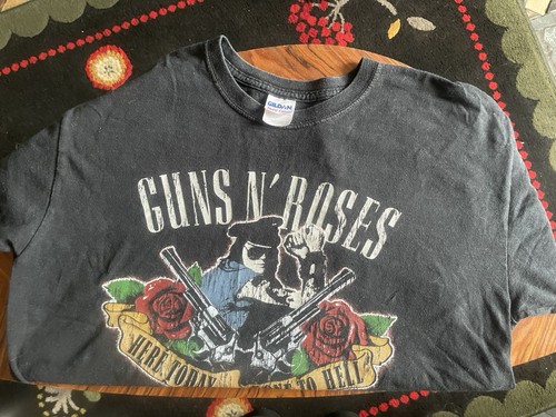Guns roses theatre - n,