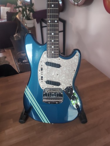 Fender mustang competition - mustang,