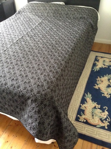 Bedspread cloud scroll - scroll, by