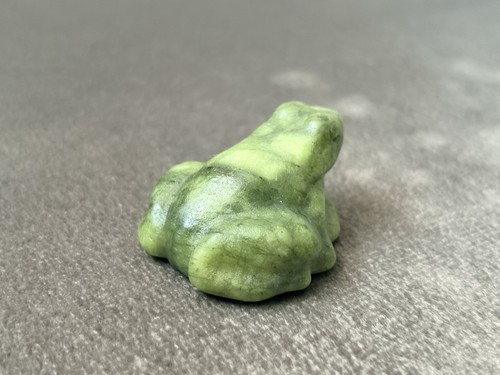 Natural malachite stone frog - malachite,