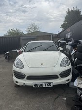 Porsche Cayenne S MK2 2011 2017 Breaking   Price for 1 nut bolt. 