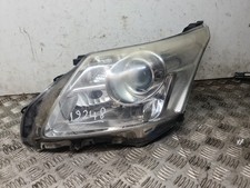 Toyota Avensis headlight