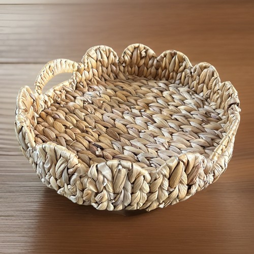 Water hyacinth scalloped tray - water,
