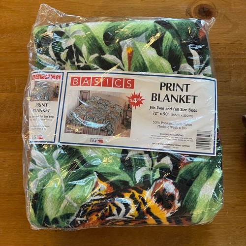 Vintage basics jungle habitat - vintage,
