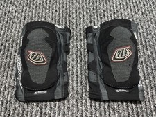 TROY LEE DESIGNS 5400 Mountain Bike MTB Knee Pads Guards - SMALL