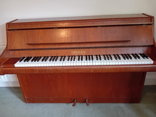 Bentley upright piano - upright, 88
