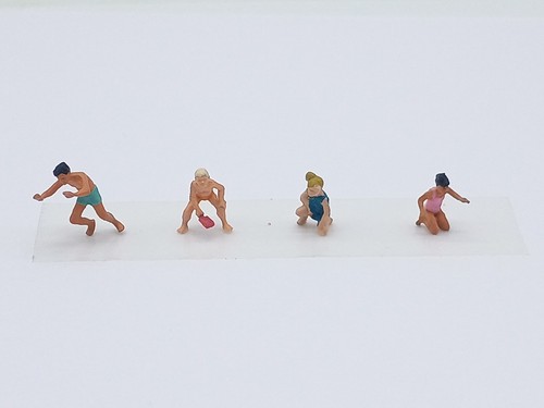 Preiser figures children - figures, at
