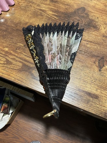 Vintage folding fan - folding,