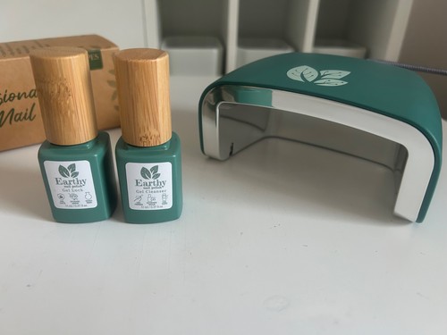 Earthy nail kit - nail, lamp