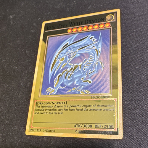 Blue eyes white dragon - white, gold)