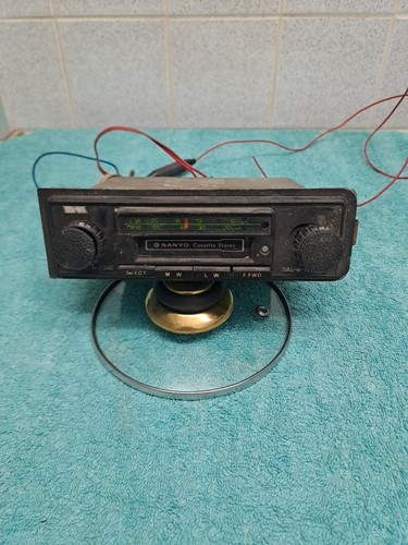 Vintage sanyo car radio - vintage,