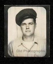 PHOTO BOOTH MAN BUS DRIVER? SERVICE STATION ATTENDANT OLD/VINTAGE PHOTO- E389