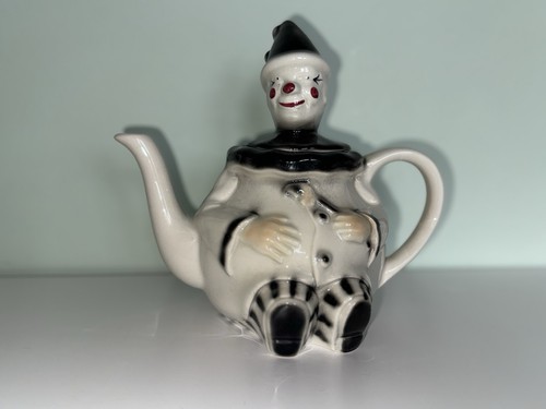 Tony wood studio clown - tony, teapot