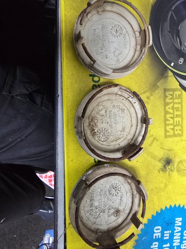 Toyota avensis centre caps - caps, 3