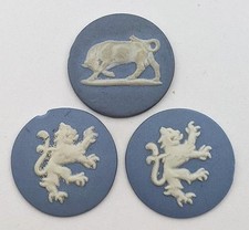 x3 SMALL VINTAGE WEDGWOOD BULL