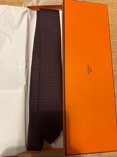 New unworn Hermes H maroon and