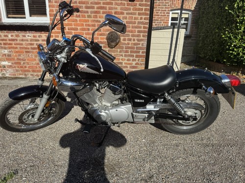 Black yamaha 250 virago - 250,