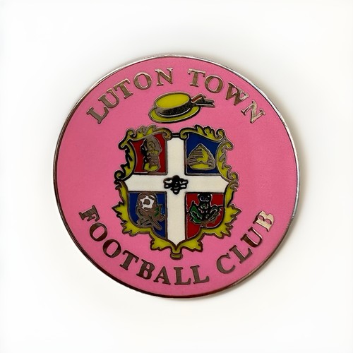 Luton town pink crest pin - luton, fc