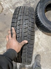 195 70 15C 104/102R Uniroyal