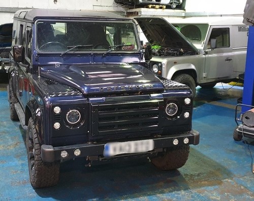 Land rover defender 5l - land,