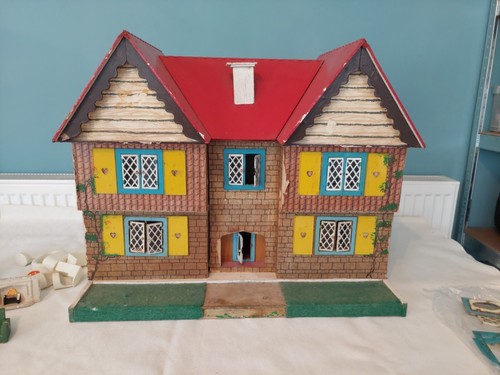 Dolls house geebee - dolls,