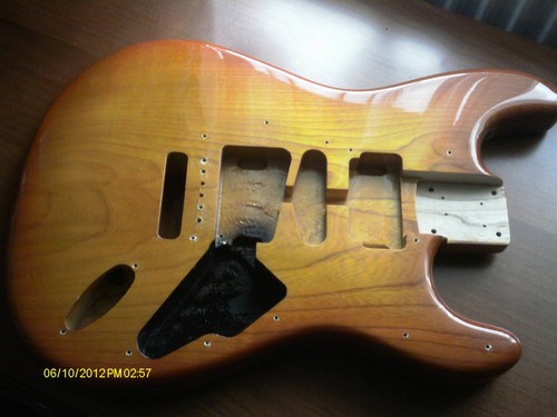 Levinson blade rh4 guitar - guitar, body