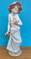 NAO by LLADRO 'LITTLE DOVE'