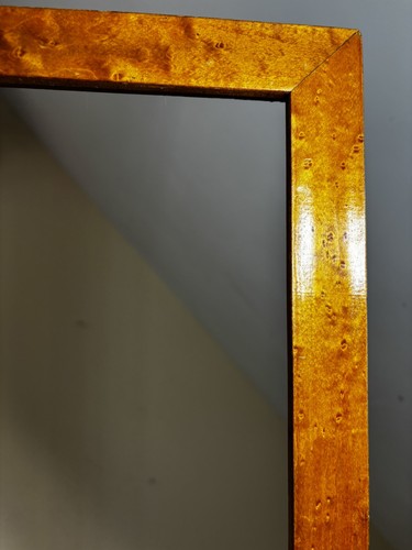 Birds eye maple picture - birds,