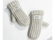 UGG MITTENS GLOVES. One Size